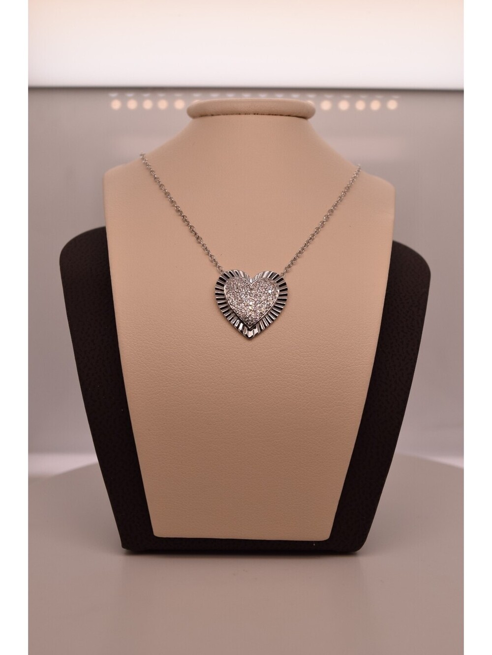 10K WHITE GOLD DIAMOND HEART NECKLACE .20 TCW